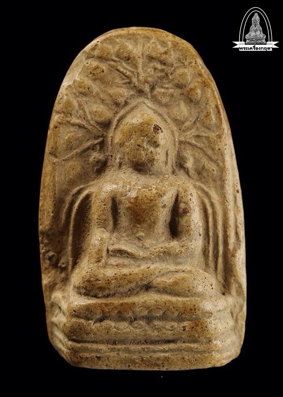 พระคง กรุเก่า จ.ลำพูน ฟอร์มใหญ่ๆ ตรงๆ ปีกกว้างๆ