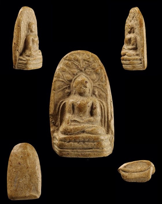 พระคง กรุเก่า จ.ลำพูน ฟอร์มใหญ่ๆ ตรงๆ ปีกกว้างๆ