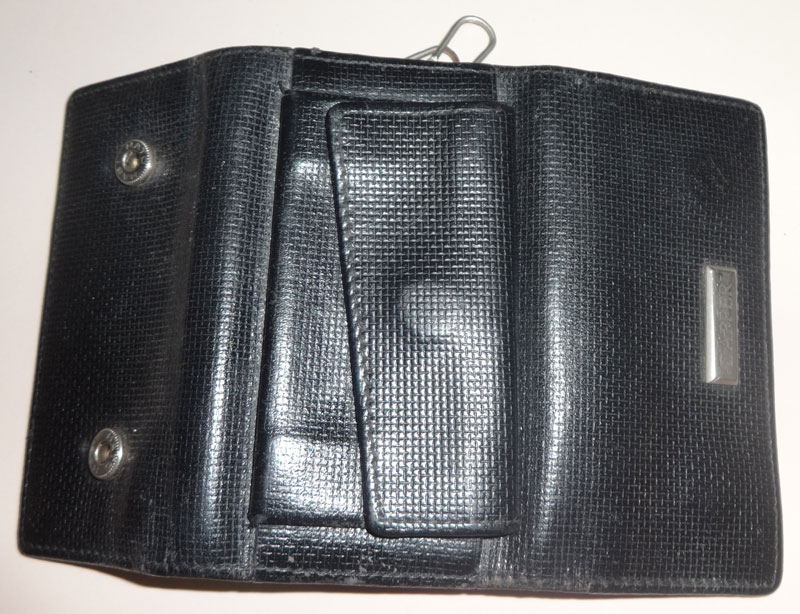 กระเป๋าใส่ลูกกุญแจ สี่ดอก ของ DAPPER แท้ครับซื้อใหม่หลายร้อย แต่ครั้งนี้ 150 บาท