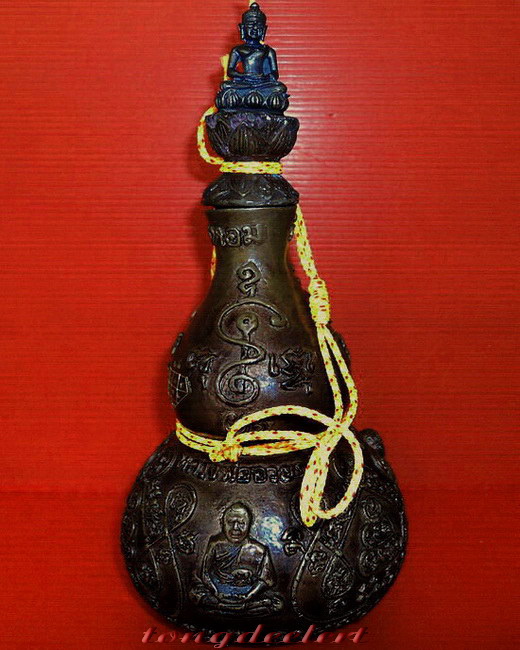 น้ำเต้ารัตนตรัย หลวงพ่ออวยพร วัดดอนยายหอม จ.นครปฐม ขนาดบูชา สวยมากค่ะ