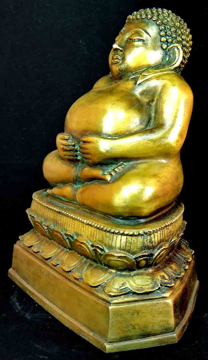 พระสังกัจจายน์ มีพุทธลักษณะอ้วน พุงพลุ้ย มีความหมายถึง ความอุดมสมบูรณ์ โชค ลาภ เนื้อทองเหลืองขัดเงา 