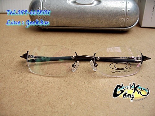 กรอบแว่นตา Oakley (O-09) ทรงเจาะกรอบ กรอบสีกัน(ดำ-เทา)   ขาธรรมดา (ก้านขาและกรอบเป็นโลหะ) 