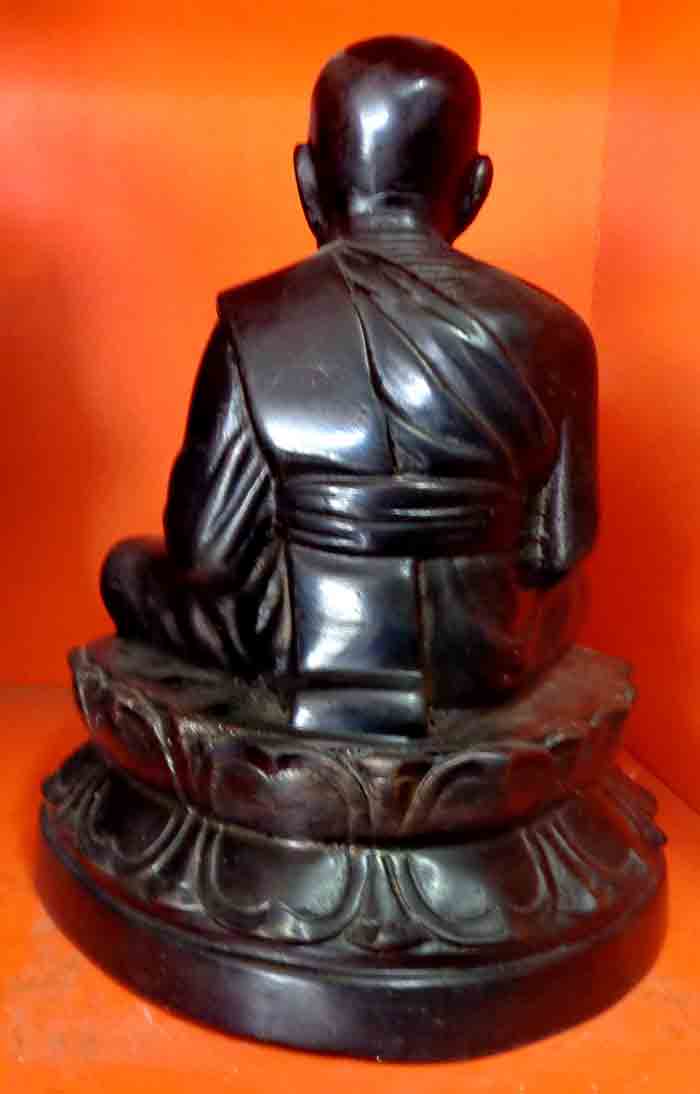 หลวงพ่อทวดเหยียบน้ำทะเลจืด หน้าตัก 5 นิ้ว เนื้อทองเหลืองรมดำ งานพุทธศิลป์ประณีตสวยงาม รายละเอียด : ห