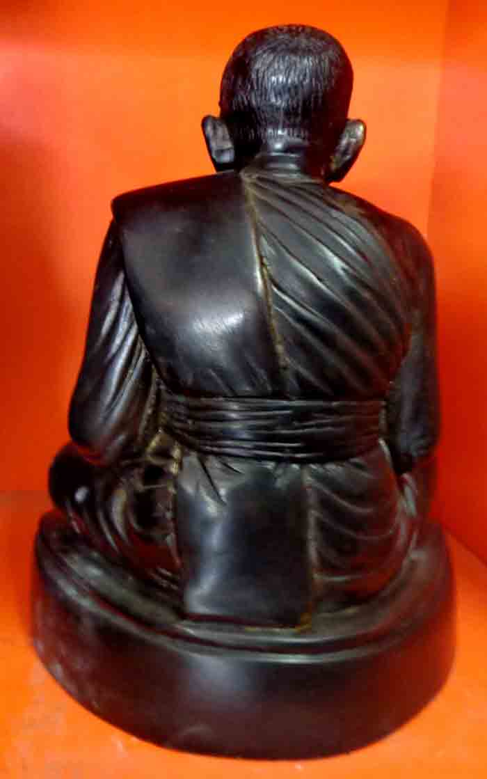 หลวงพ่อทวดเหยียบน้ำทะเลจืด หน้าตัก 5 นิ้ว เนื้อทองเหลืองรมดำ งานพุทธศิลป์ประณีตสวยงาม รายละเอียด : ห