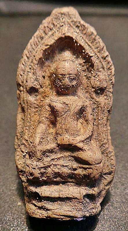 พระรอดซุ้มเรือนแก้ว