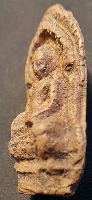 พระรอดซุ้มเรือนแก้ว