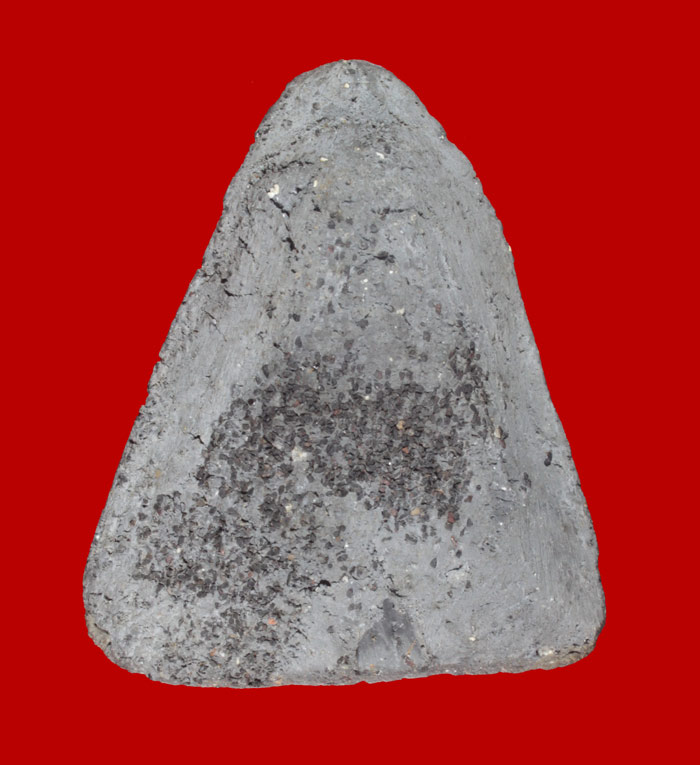 พระเนื้อผงรูปเหมือนหลวงพ่อจง พิมพ์ตรง เนื้อดำ วัดหน้าต่างนอก  ออกวัดประสาทบุญญาวาส กทม. ปี ๒๕๐๖