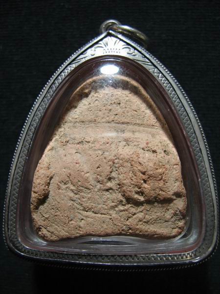 6,000.- หลวงพ่อโต วัดบางกระทิง อยุธยา เลี่ยมกรอบเงินหนา ๆ