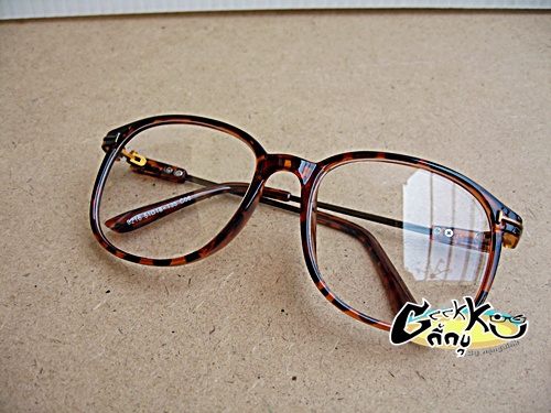 กรอบแว่นตา กรอบเต็มน้ำตาลกระ 