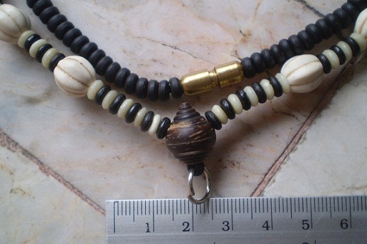 สร้อยกะลาตาเดียว บวกกระดูกช้าง  ห่วงกลางหัวขุนไม้มงคล  เคาะเดียว 