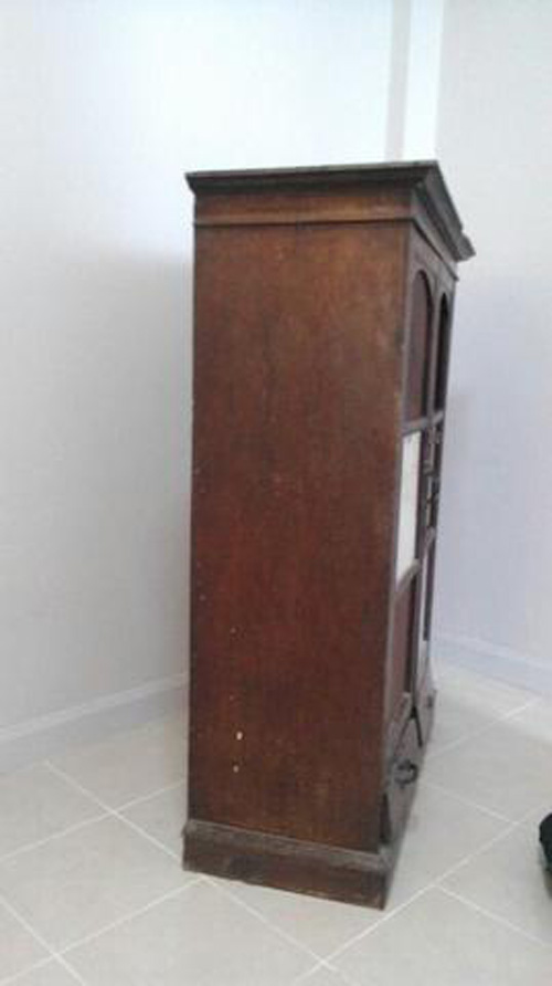  ตู้ไม้โบราณ