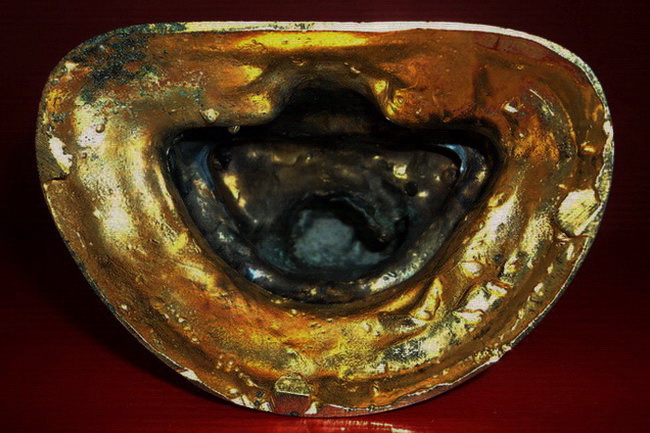 พระบูชาหลวงพ่อทอง วัดเขาตะเครา จ.เพชรบุรี หน้าตัก 3 นิ้ว กะไหล่ทองค่ะ