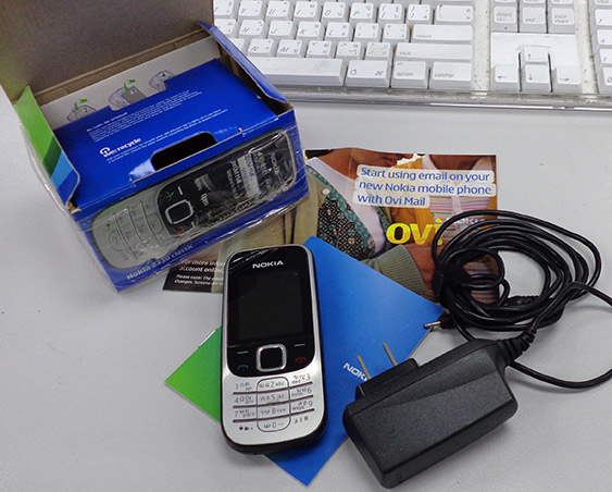 NOKIA 2330 ของแท้ จอสี สภาพสวย แบตอึด พร้อมกล่องและที่ชาร์จ