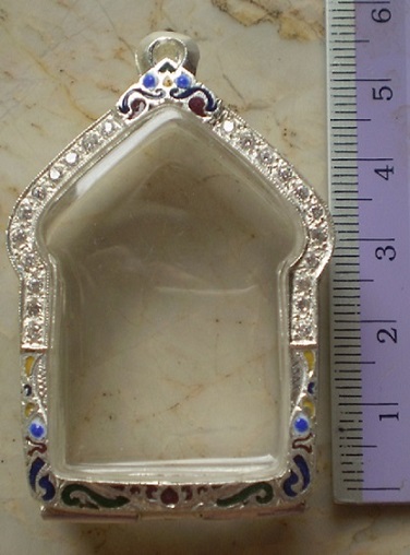 ตลับเงินลงยา ฝั่งเพชร  ใส่ขุนแผนพรายกุมารพิมพ์ใหญ่ เคาะเดียว 