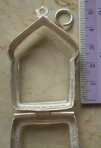 ตลับเงินลงยา ฝั่งเพชร  ใส่ขุนแผนพรายกุมารพิมพ์ใหญ่ เคาะเดียว 