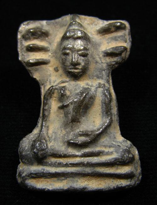 พระเนื้อชินตะกั่ว เนื้อสวยไม่ทราบที่ครับ