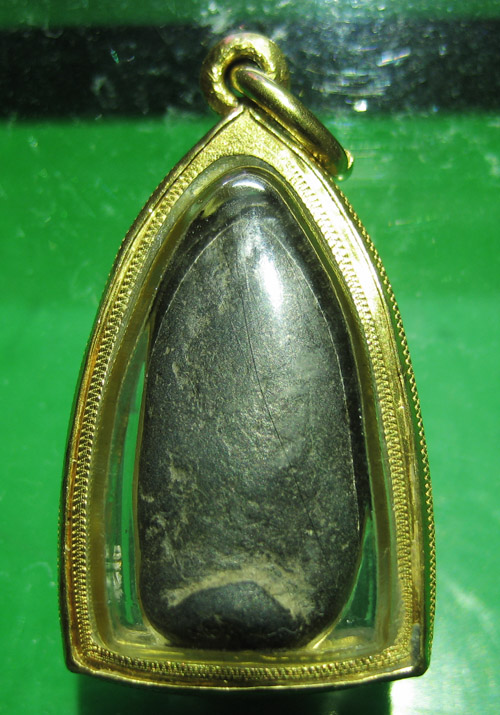 พระเม็ดมะเคล็ด กรุป่ามืด กำแพงเพชร