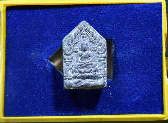 ขุนแผนชินบัญชร หลวงปู่บัว วัดศรีบูรพาราม อุดผงพรายกุมาร พร้อมกล่อง เคาะเดียวครับ