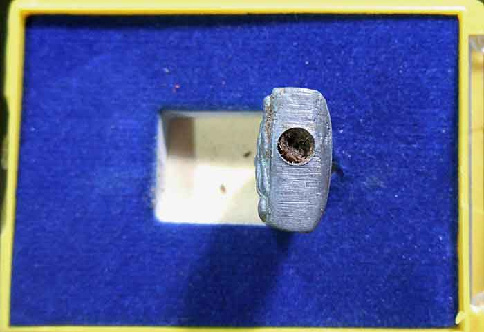 ขุนแผนชินบัญชร หลวงปู่บัว วัดศรีบูรพาราม อุดผงพรายกุมาร พร้อมกล่อง เคาะเดียวครับ