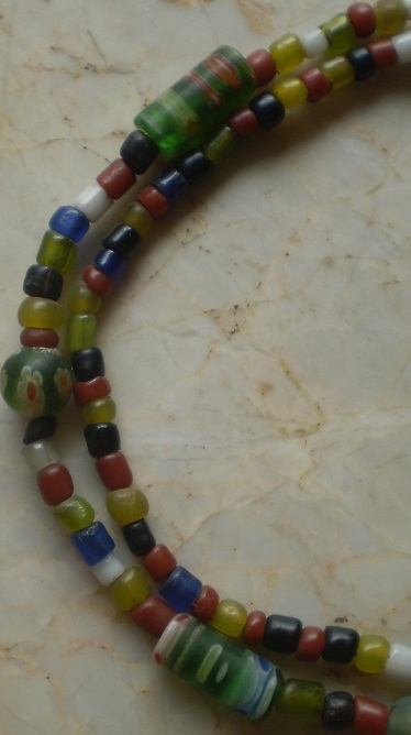 สร้อยลูกปัดแท้  ห่วงกลางหัวขุน   เคาะเีดยว 