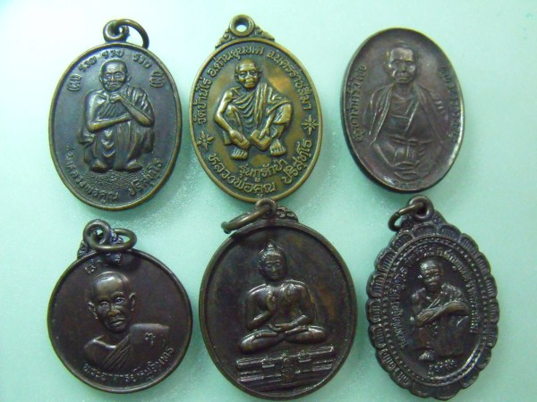 ยกแผงชุดพระเหรียญ 6 องค์ ชุดที่ 1