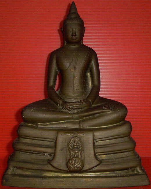 พระบูชาหลวงพ่อโสธร ฐานผ้าทิพย์ภปร. ผิวหิ้งเดิม ๆ ค่ะ