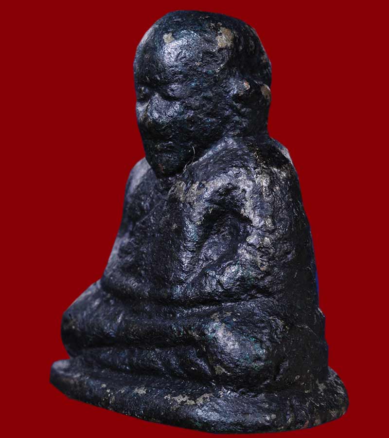 หลวงพ่อเงิน วัดบางคลาน จังหวัดพิจิตร รุ่นปืนแตก พิมพ์นิยมเศียรโต ปี ๒๕๒๘ (๒) 