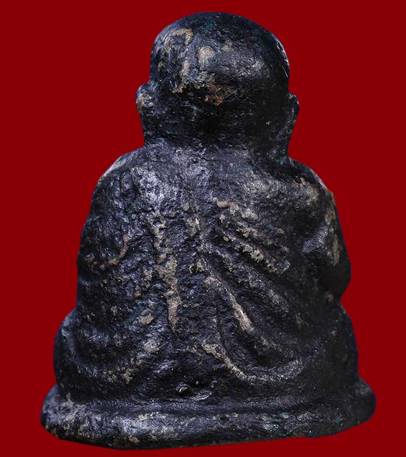 หลวงพ่อเงิน วัดบางคลาน จังหวัดพิจิตร รุ่นปืนแตก พิมพ์นิยมเศียรโต ปี ๒๕๒๘ (๒) 