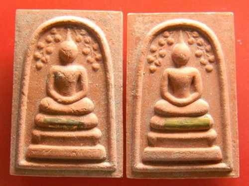 เคาะแรกแดง...พระสมเด็จปรกโพธิ์"ตำหมาก"...รวม ๒ องค์...หลวงปู่คำพันธ์ / กล่องเดิม