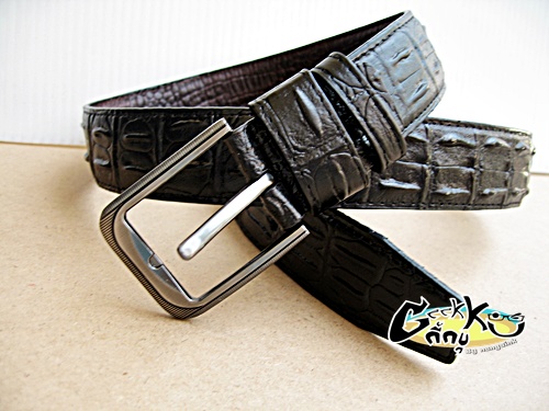   เข็มขัดหนังแท้ (หนังวัว) ทำลายจระเขั สีดำ 