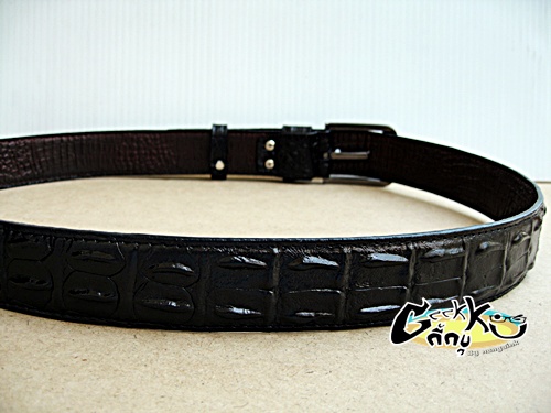   เข็มขัดหนังแท้ (หนังวัว) ทำลายจระเขั สีดำ 