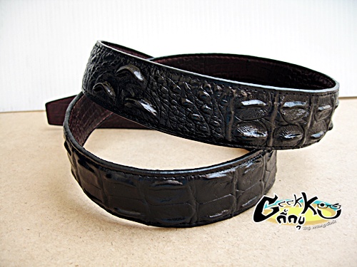   เข็มขัดหนังแท้ (หนังวัว) ทำลายจระเขั สีดำ 