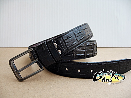   เข็มขัดหนังแท้ (หนังวัว) ทำลายจระเขั สีดำ 