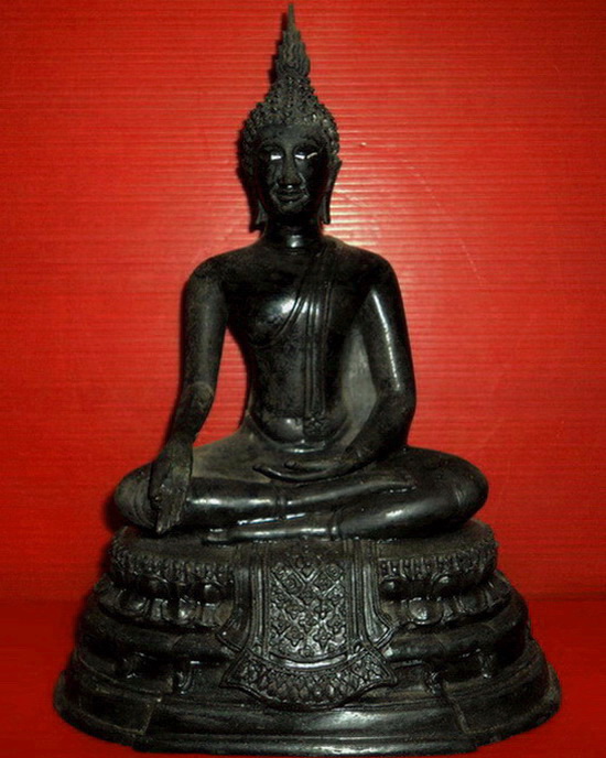 พระพุทธรูปบูชาปางประทานพร ใต้ฐานหล่อดินไทย หน้าตัก 5 นิ้ว ผิวหิ้งเดิม ๆ ค่ะ