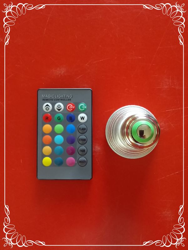 โล็ะสต็อกถูกๆ เคาะเดียว Flash LED Light หลอดไฟเปลี่ยนสีได้ 16 สี ควบคุมโดยรีโมท 001