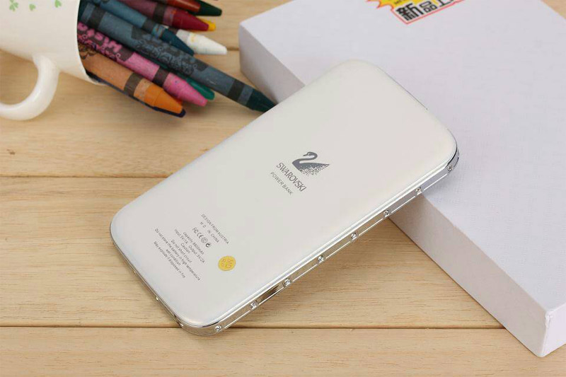 Battery Charger Power Bank 8800 mAh  ( ฟ้ากับขาว )Swarovski Crystal External Portable