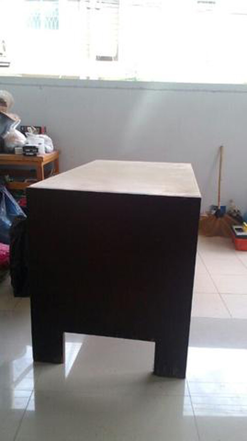 โต๊ะทำงานเนื้อไม้แข็ง  1,500