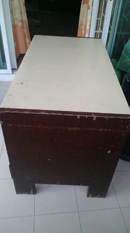 โต๊ะทำงานเนื้อไม้แข็ง  1,500