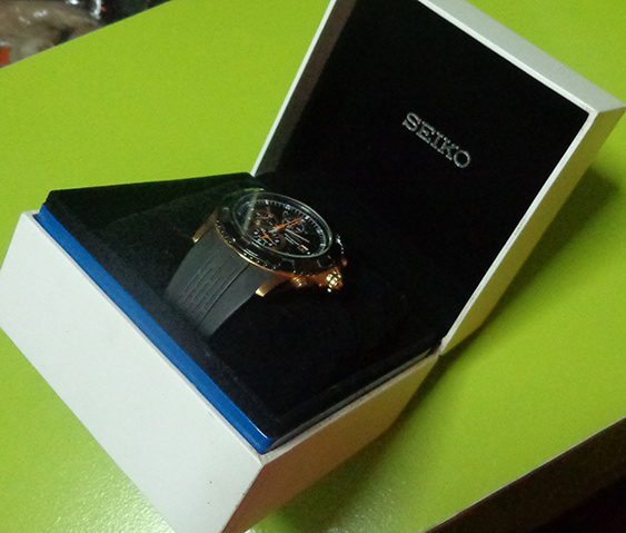 นาฬิกาหรู Seiko ของแท้ Chronograph สุดหรู ตัวเรือน pink gold หน้าปัดสวยมาก บรรจุในกล่องหรู