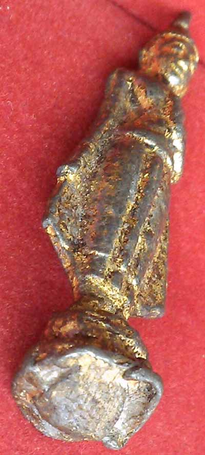 *พระกรุวัดเลียบ กทม. พิมพ์ยืน เนื้อชิน*