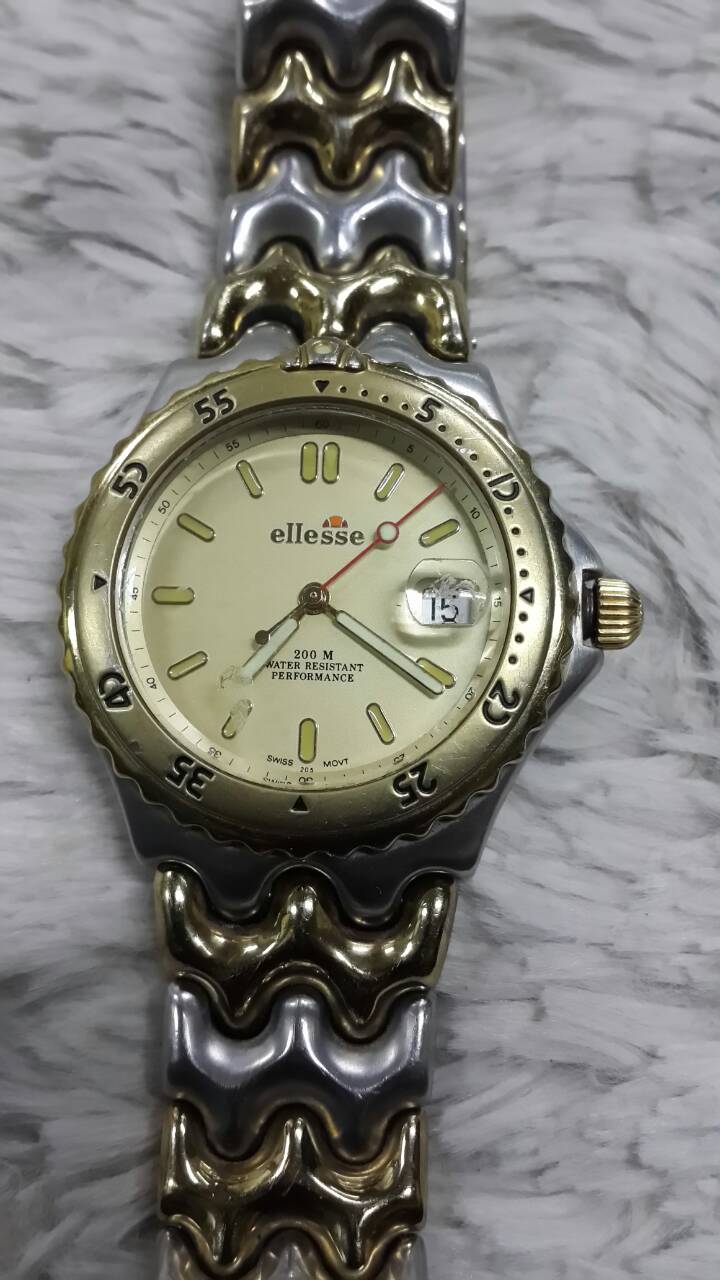 นาฬิกา ellesse ใช้มือเดียว ก้างปลาสองกษัตริย์