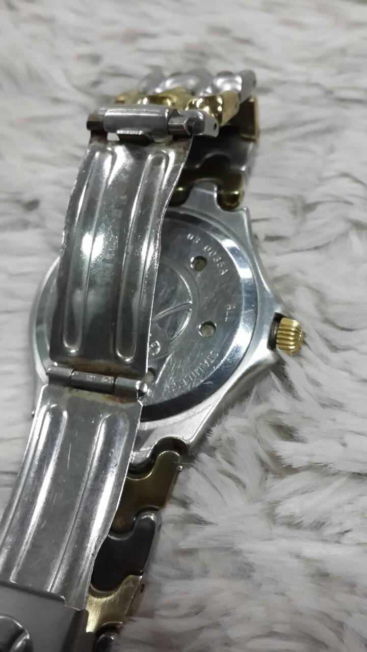 นาฬิกา ellesse ใช้มือเดียว ก้างปลาสองกษัตริย์