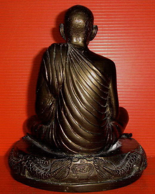 รูปหล่อบูชาหลวงพ่อเคลือบ วัดหนองกระดี่ จ.อุทัยธานี หน้าตัก 5 นิ้ว สภาพสวยค่ะ