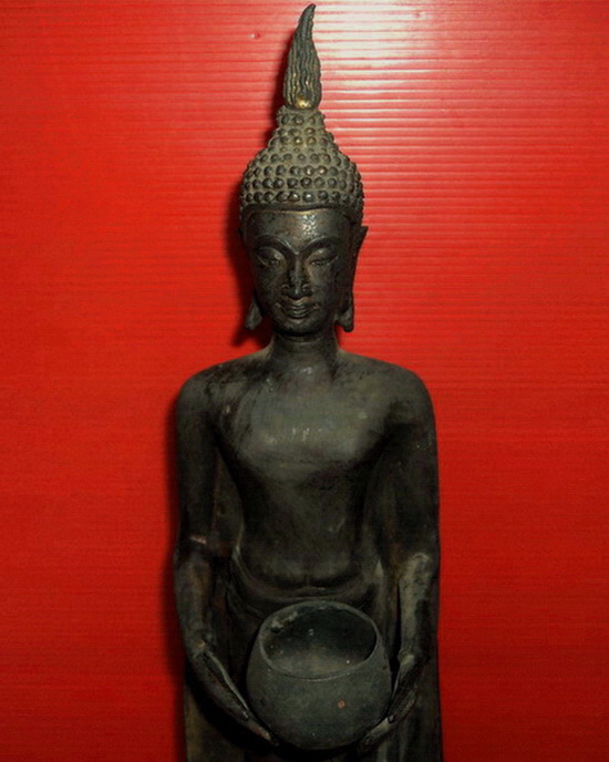 พระบูชาหลวงพ่อบ้านแหลม วัดเพชรสมุทรวรวิหาร ขนาดใหญ่ สูง 18.5 นิ้ว สวยมากค่ะ