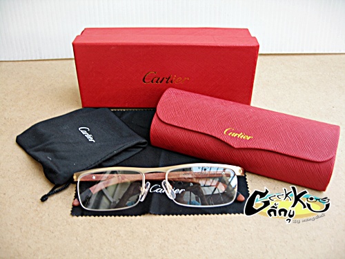 กรอบแว่นตา Cartier ครึ่งกรอบสีทอง ขาสปริง สวย หรูมากค่ะ พร้อมกล่อง ผ้าเช็ดแว่น+ถุงใส่แว่น 