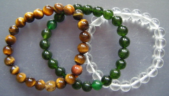 กำไลข้อมือ 3 เส้น พลอยตาเสือ หยกเขียว หินเขี้ยวหนุมาน