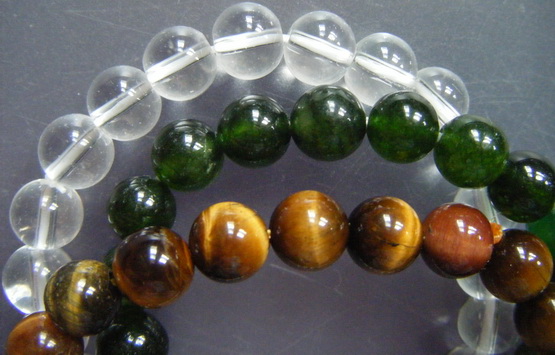 กำไลข้อมือ 3 เส้น พลอยตาเสือ หยกเขียว หินเขี้ยวหนุมาน