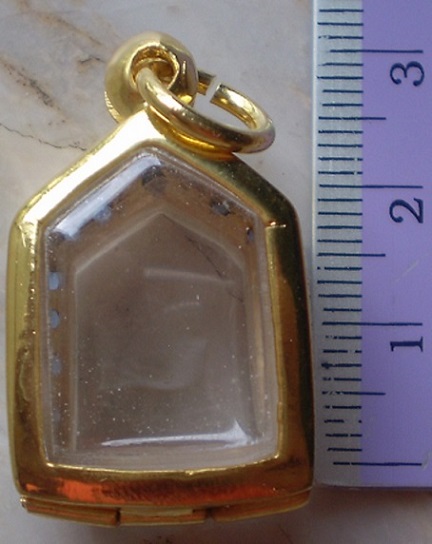 ตลับเงินล้อมพลอยน้ำเงิน  ชุบทองแท้ ใส่ขุนแผนพรายกุมารพิมพ์เล้ก เคาะเดียว 