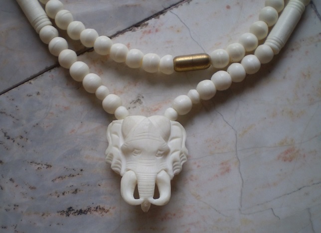 สร้อยกระดูกช้าง  ห่วงกลางหัวช้าง เคาะเดียว 