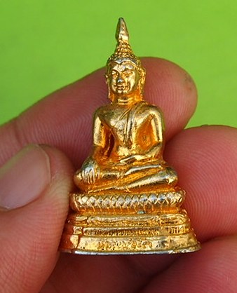 **วัดใจ ขำๆ**รูปหล่อหลวงพ่อโต วัดพนัญเชิง อยุธยา (ไม่ทราบปี)  ...อ่านด้วยครับ...